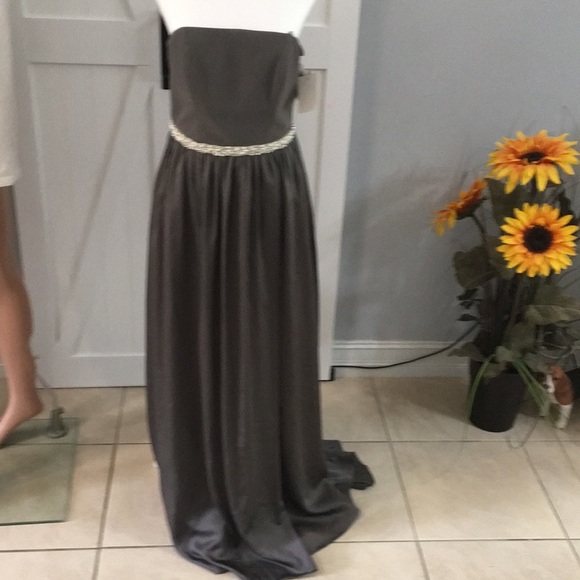 Vera Wang Maxi Evening gown. NWT. Size 8 Bridal - Picture 1 of 9